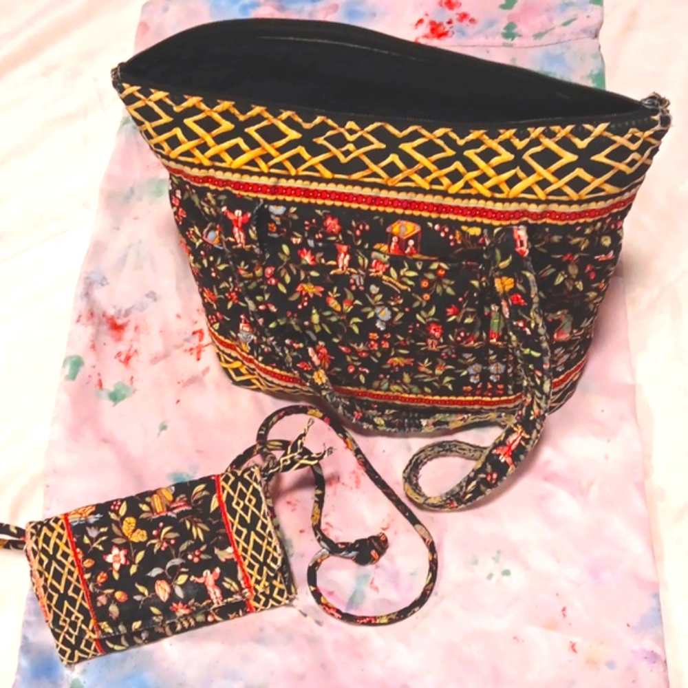 Vera Bradley matching bag set. Ming Dynasty Motiff.